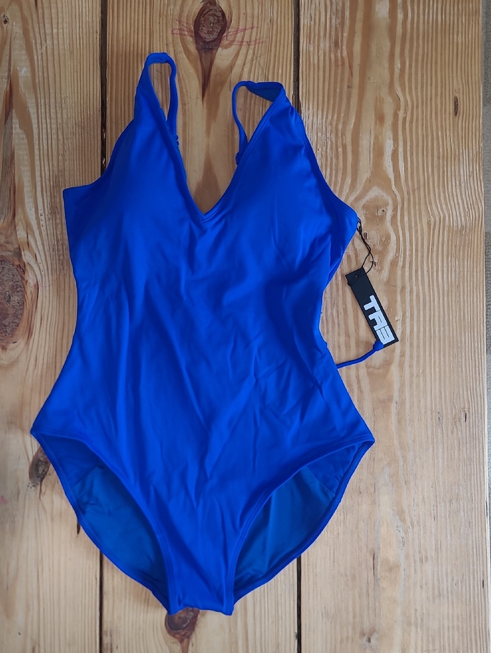 108. NWT  $175 STYLE PLUNGEY  L SHORT